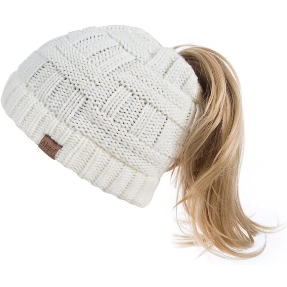 Women’s beanie with hole for pony tail - Picture 1 of 8